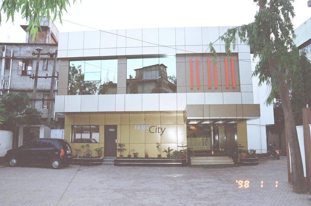 Hotel Fame City Guwahati Bagian luar foto