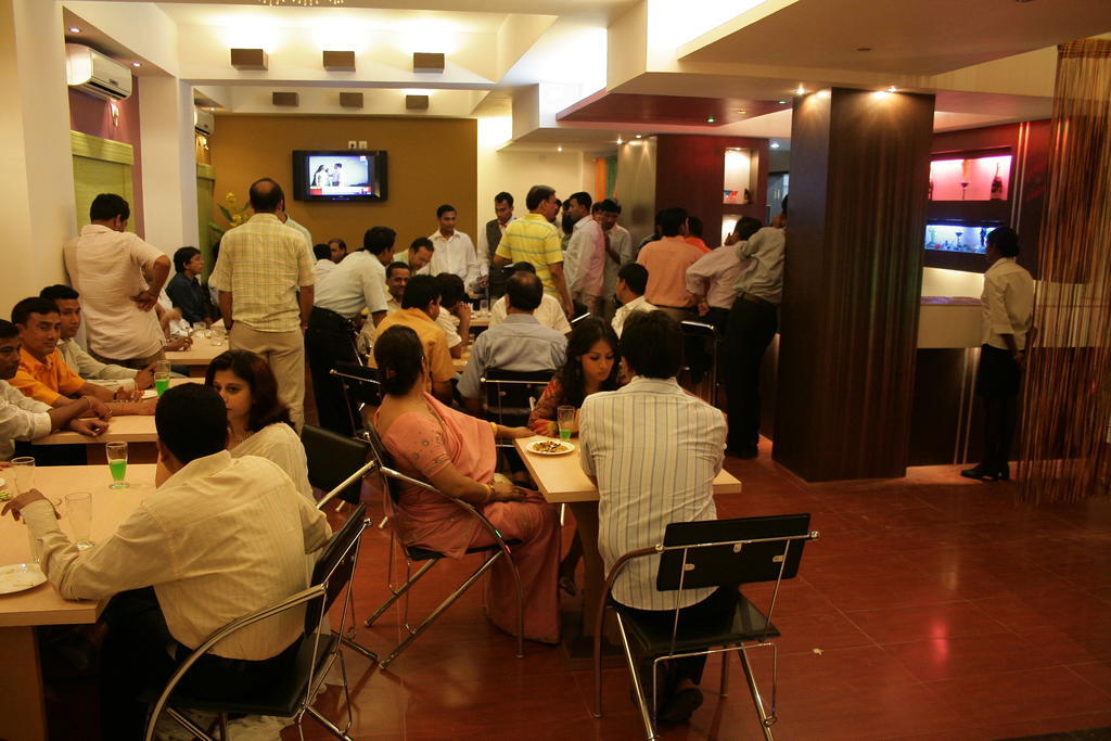 Hotel Fame City Guwahati Bagian luar foto